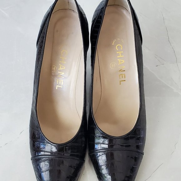 Vintage Chanel Black Crocodile Pumps Size 8 - Picture 9 of 9